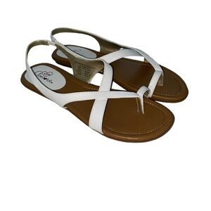 Mia Amore sandals toe strap flat style crisscrossed straps over foot Size 8